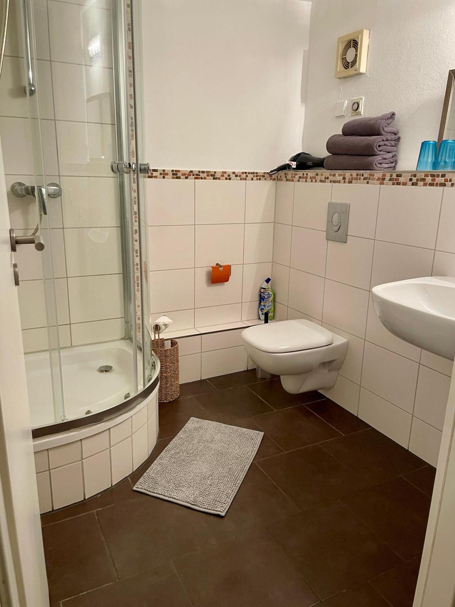 Gaestehaus Vigliarolo Gewerblich Jedes Zimmer Eigenes Bad Gemeinschaftskueche إلمسهورن المظهر الخارجي الصورة
